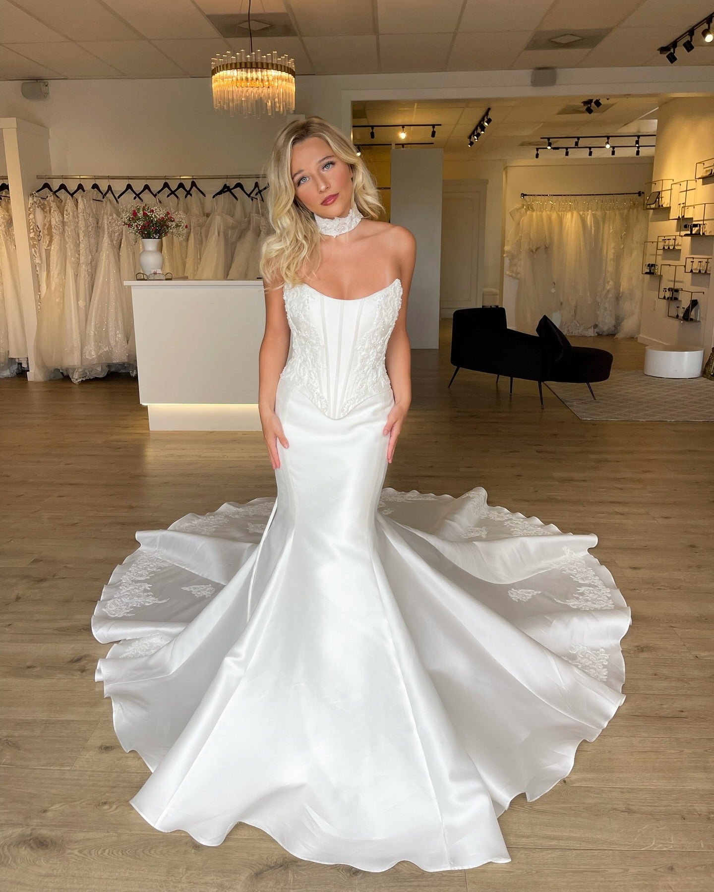 Satin Corset Lace Appliqued Wedding Dresses Mermaid Plus Size Wedding Gowns for Bride HE1000