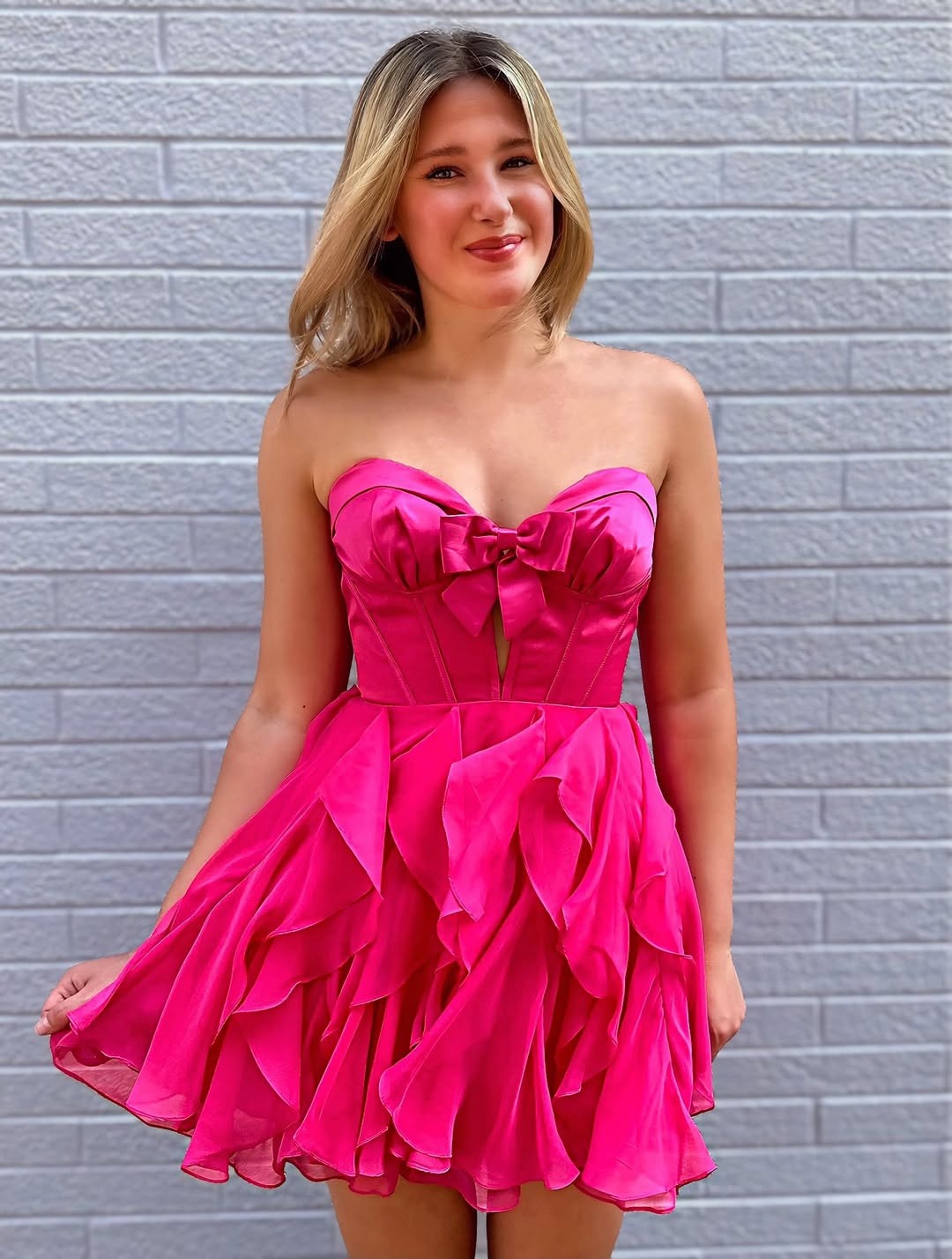 Vestidos de fiesta rosa intenso con escote corazón y corte en A sin tirantes para jóvenes HE557