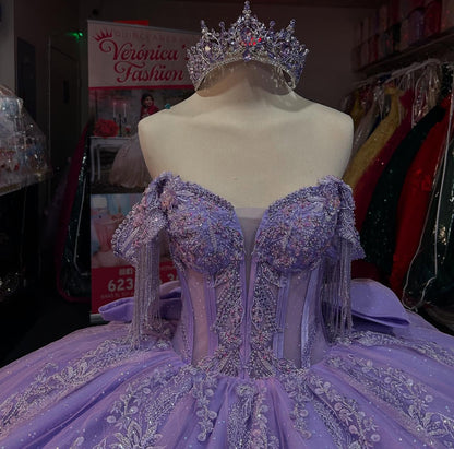 Off Shoulder Tulle Lace Appliqued Ball Gown Lilac Sweet 16 Quinceanera Dresses HE810