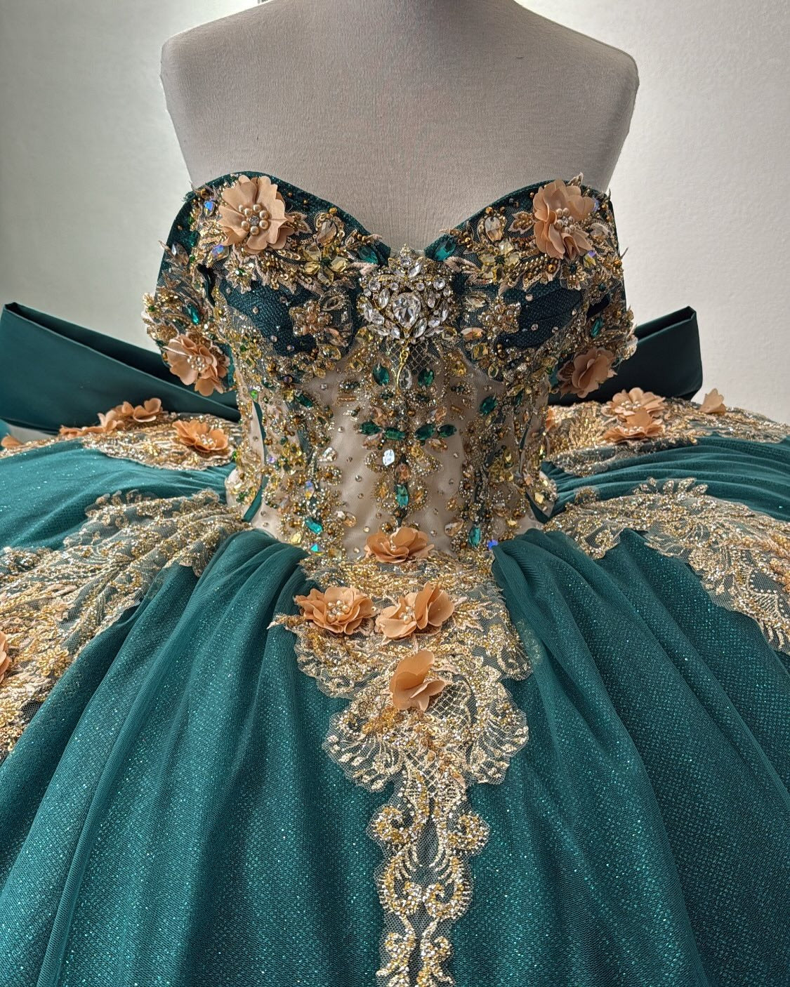 Luxury Tulle Lace Beaded Off Shoulder Princess Quinceanera Dresses for Birthday Party HE932