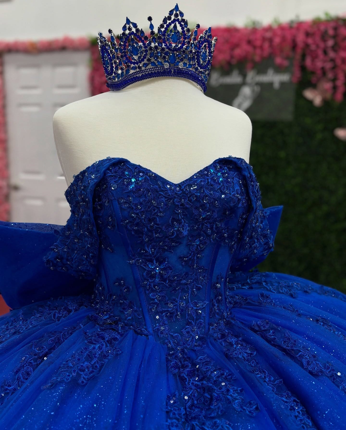 Ball Gown Tulle Lace Appliqued Quinceanera Dresses Off Shoulder Royal Party Gowns HE949