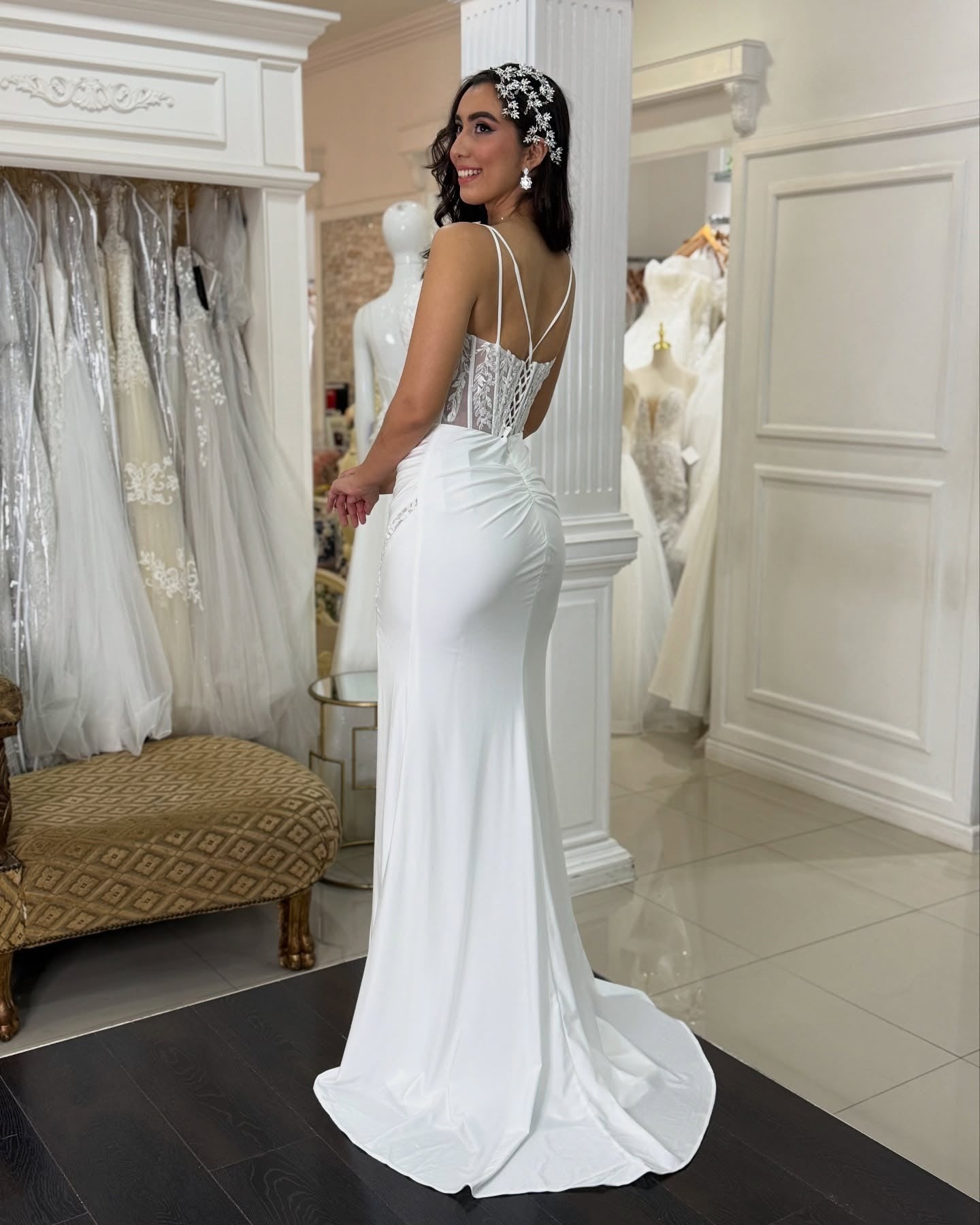 Women's Mermaid Satin Lace Appliqued Wedding Dresses V Neck Wedding Gowns with Split HE1058