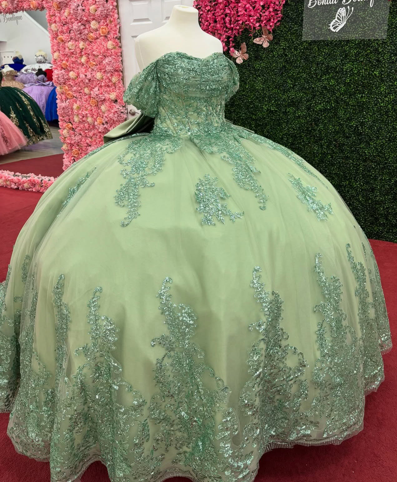 Ball Gown Princess Off Shoulder Quinceanera Dresses with Lace Appliqued HE948