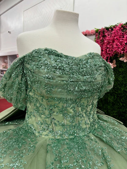 Ball Gown Princess Off Shoulder Quinceanera Dresses with Lace Appliqued HE948