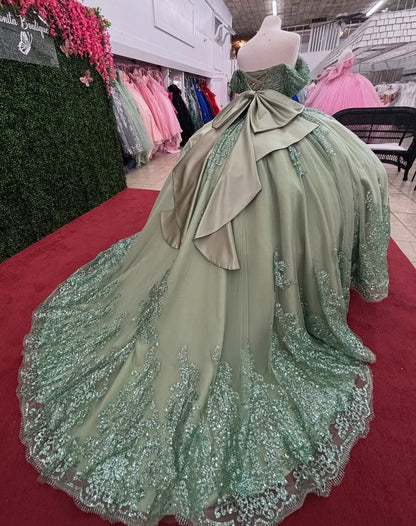 Ball Gown Princess Off Shoulder Quinceanera Dresses with Lace Appliqued HE948