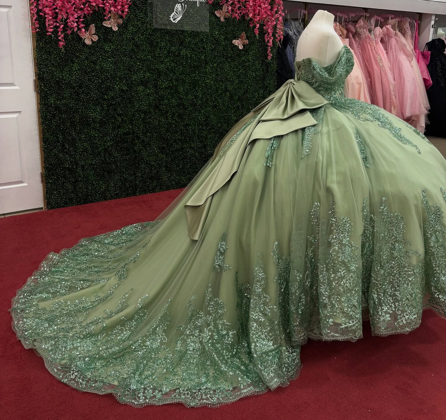 Ball Gown Princess Off Shoulder Quinceanera Dresses with Lace Appliqued HE948
