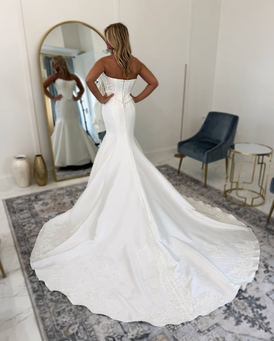 Mermaid White Satin Lace Appliqued Corset Strapless Wedding Dresses for Bride HE805