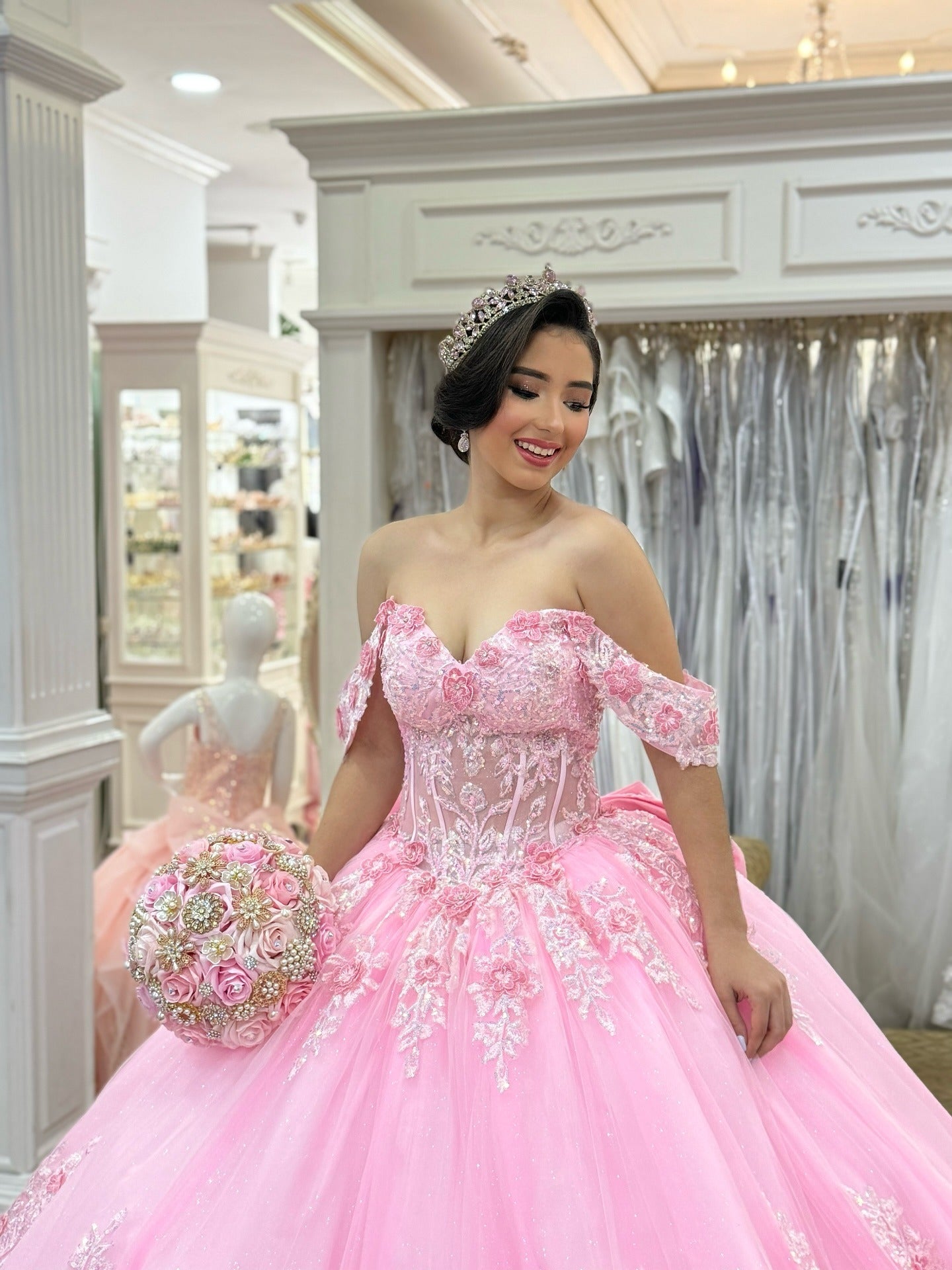 Tulle Lace Appliqued Sweet 16 Pink Quinceanera Dresses Off Shoulder Birthday Party Gowns HE1012