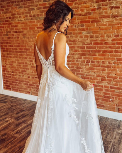 A Line Beach Wedding Dresses for Women Tulle Appliqued Boho V Neck Bridal Gowns HE1128