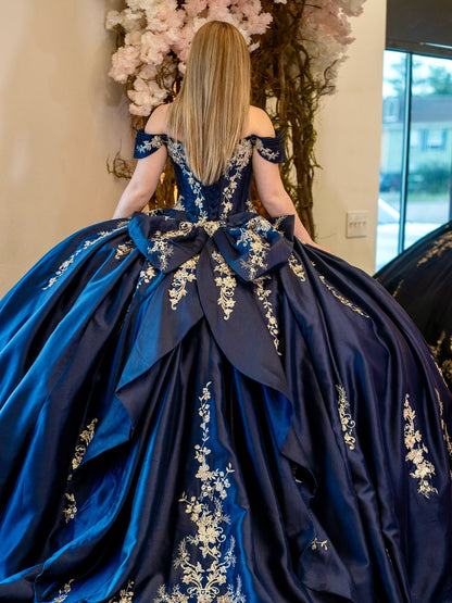 Gorgeous Ball Gown Satin Lace Appliqued Sweet 16 Navy Blue Quinceanera Dresses HE903