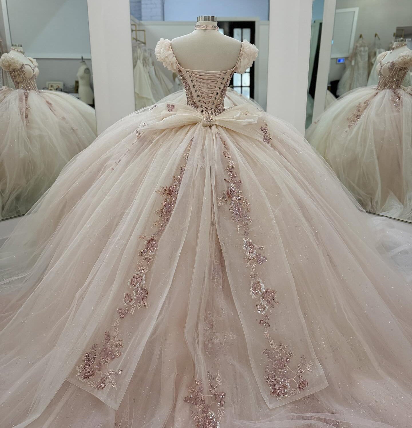 Off Shoulder Pink Tulle Appliqued Beaded Sweet 16 Quinceanera Dresses for Birthday HE929