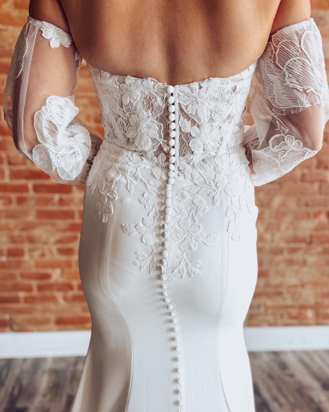 Mermaid Satin Lace Appliqued Beach Wedding Dresses Strapless Corset Bridal Gowns HE1125