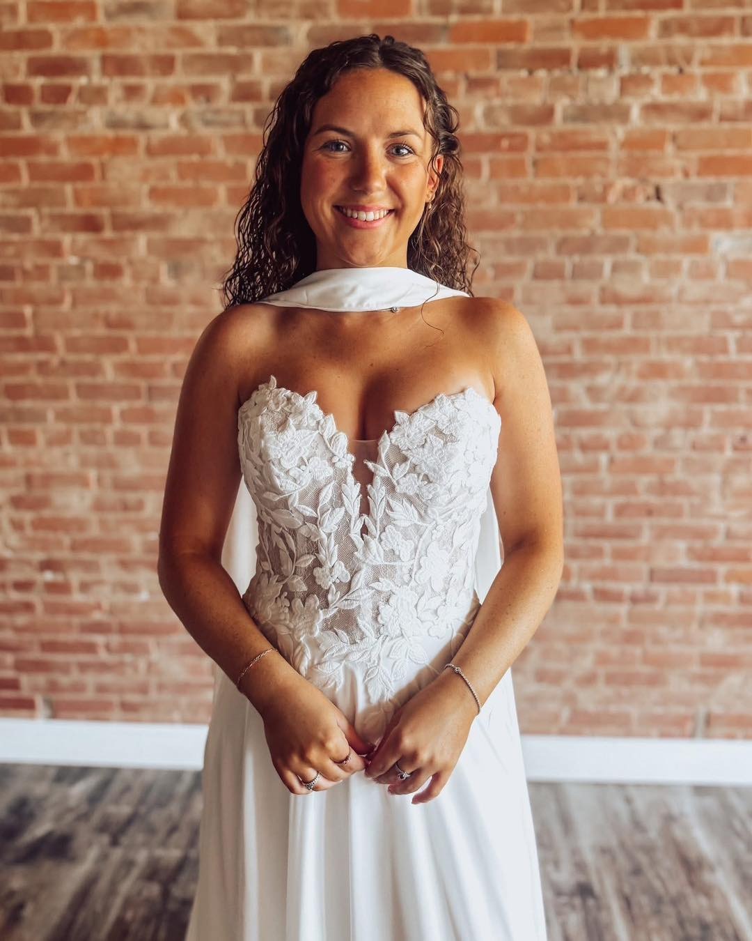 A Line Tulle Appliqued Wedding Dresses Sweetheart Boho Wedding Gowns with Detachable Sleeves HE1127