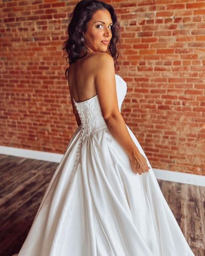 Sweetheart Satin Lace Appliqued Wedding Dresses A Line Strapless Wedding Gowns for Women HE1121