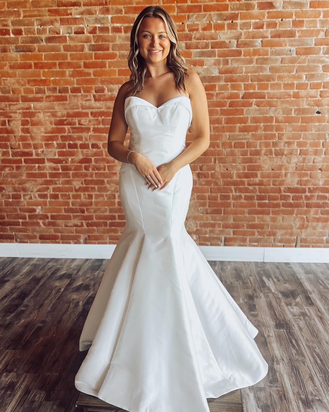 Mermaid Strapless Satin Wedding Dresses Boho Sweetheart Bridal Wedding Gowns HE1122