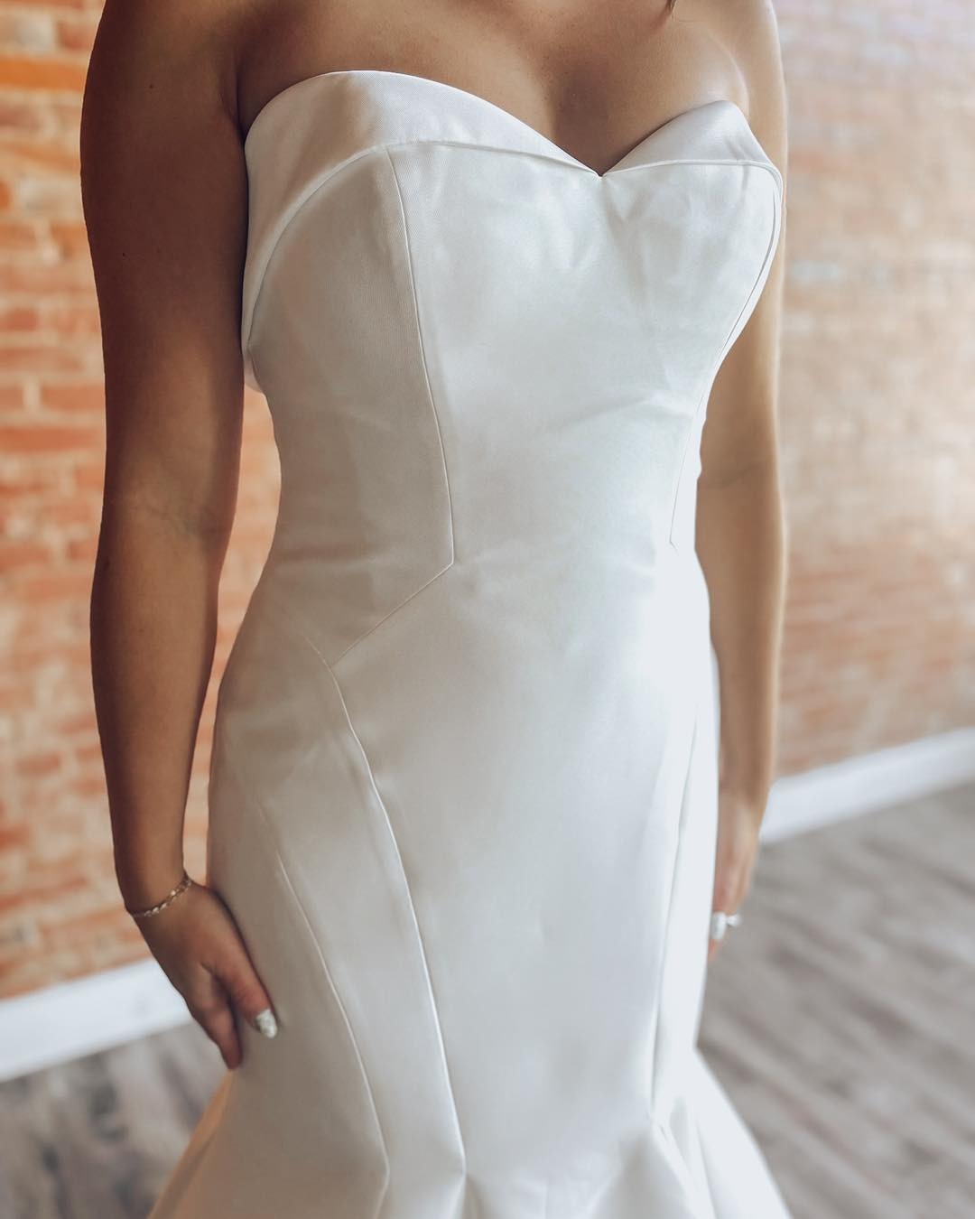 Mermaid Strapless Satin Wedding Dresses Boho Sweetheart Bridal Wedding Gowns HE1122