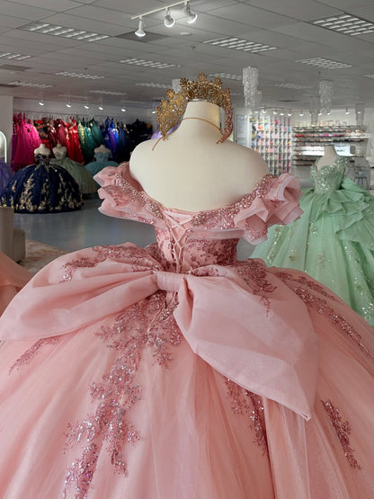 Gorgeous Princess Ball Gown Pink Quinceanera Dresses Tulle Appliqued Sweet 16 Party Gowns HE1051