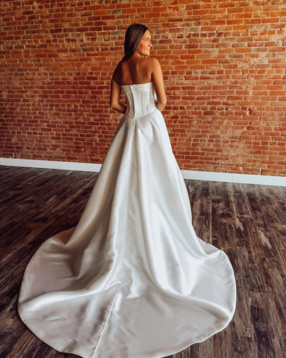 Sweetheart Corset Satin Wedding Dresses for Bride A Line Strapless Wedding Gowns HE1119