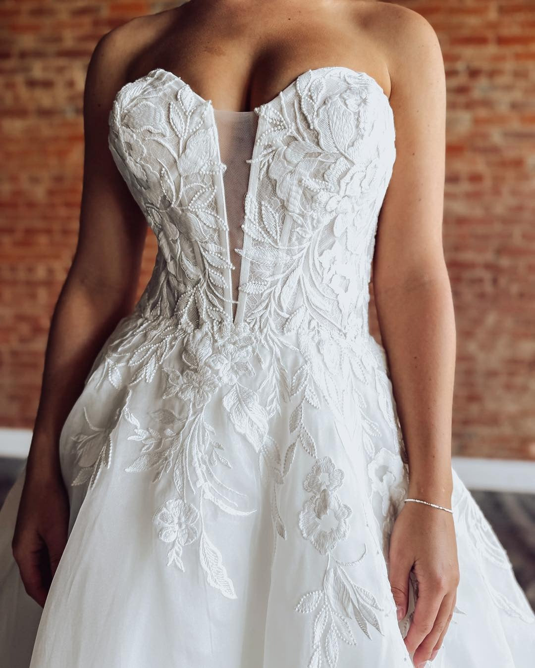 Tulle Appliqued Beach Wedding Dresses A Line Sweetheart Boho Wedding Gowns for Bride HE1126