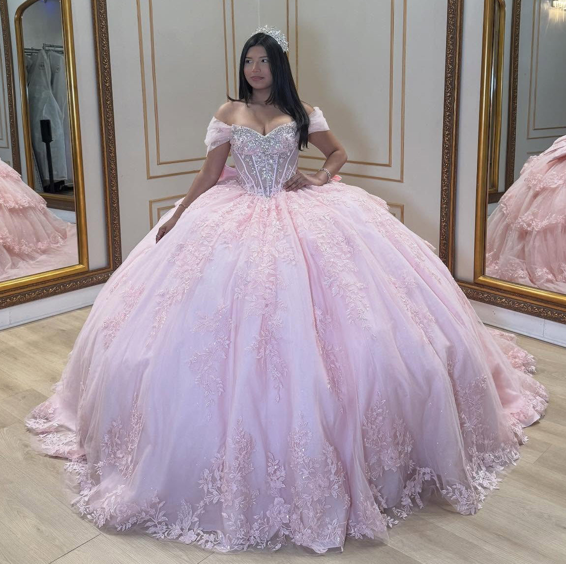 Princess Ball Gown Lace Appliqued Sweet 16 Pink Quinceanera Dresses for Birthday HE1017
