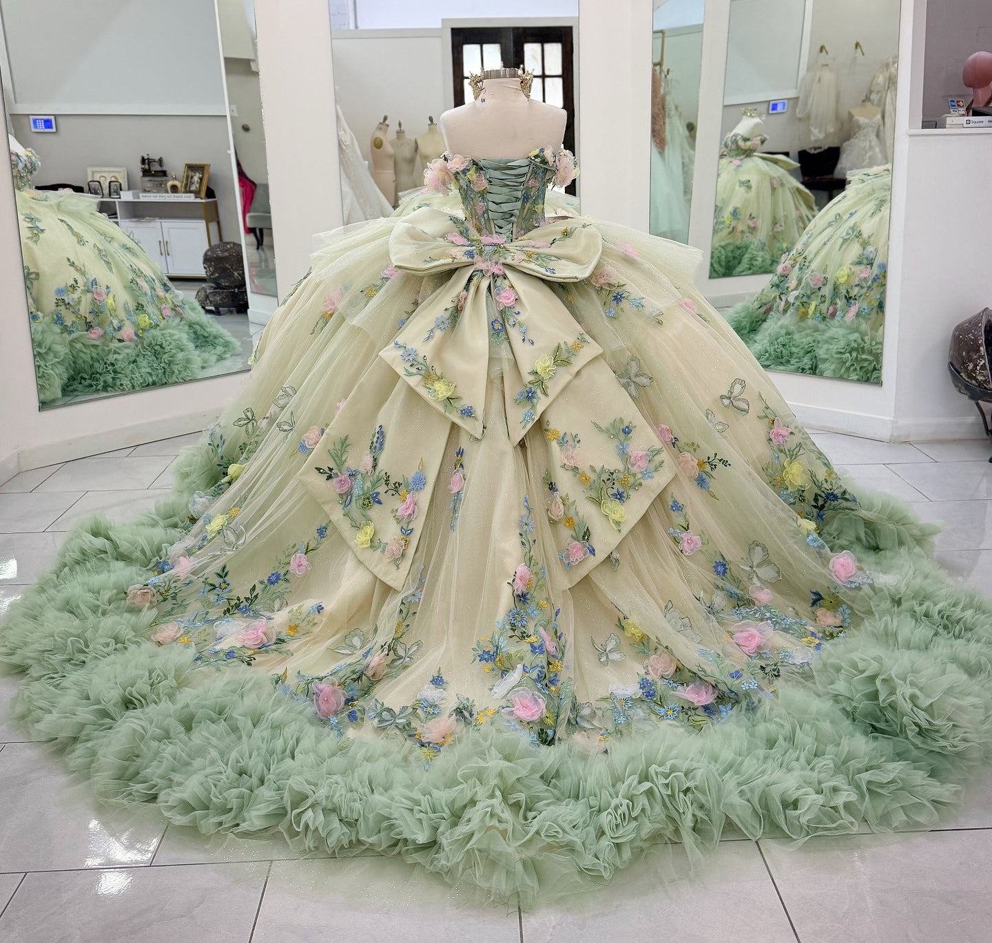 Luxury Tulle 3D Flower Green Quinceanera Dresses Sweet 16 Birthday Party Dresses with Ruffled HE1052