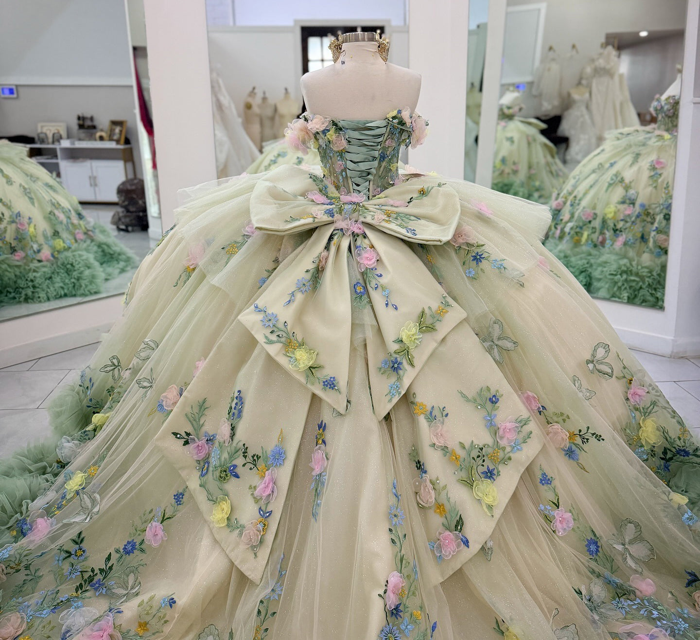 Luxury Tulle 3D Flower Green Quinceanera Dresses Sweet 16 Birthday Party Dresses with Ruffled HE1052