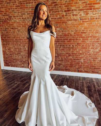 Mermaid Satin White Wedding Dresses Off Shoulder Plus Size Bridal Wedding Gowns HE1104