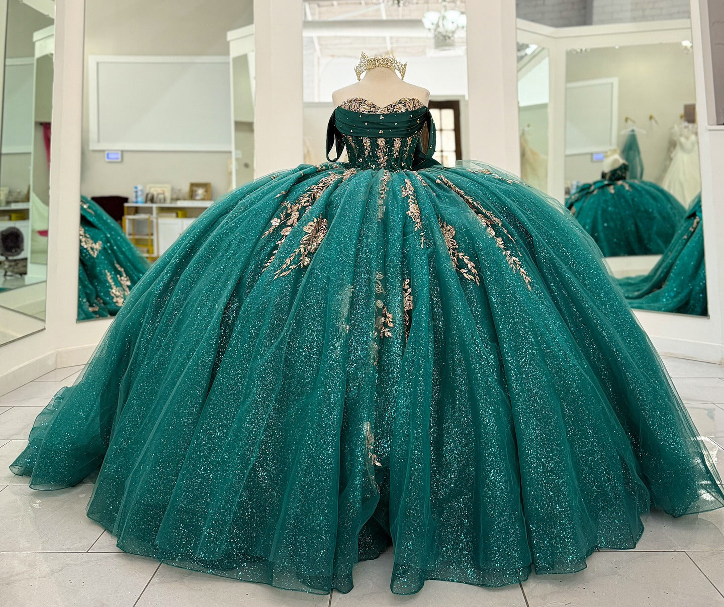 Gorgeous Glittery Tulle Appliqued Quinceanera Dresses Off Shoulder Sweet 16 Party Gowns HE1074