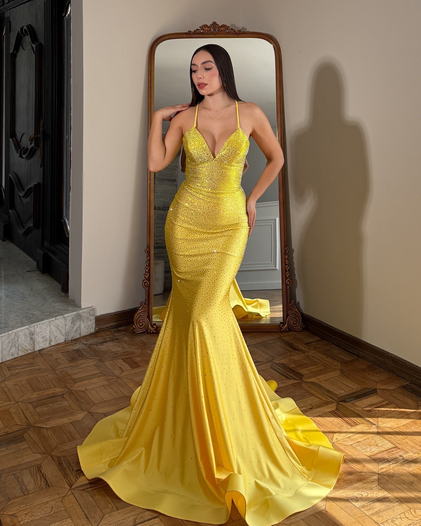 Vestido de noche largo de sirena con un hombro descubierto y lentejuelas brillantes, HE370