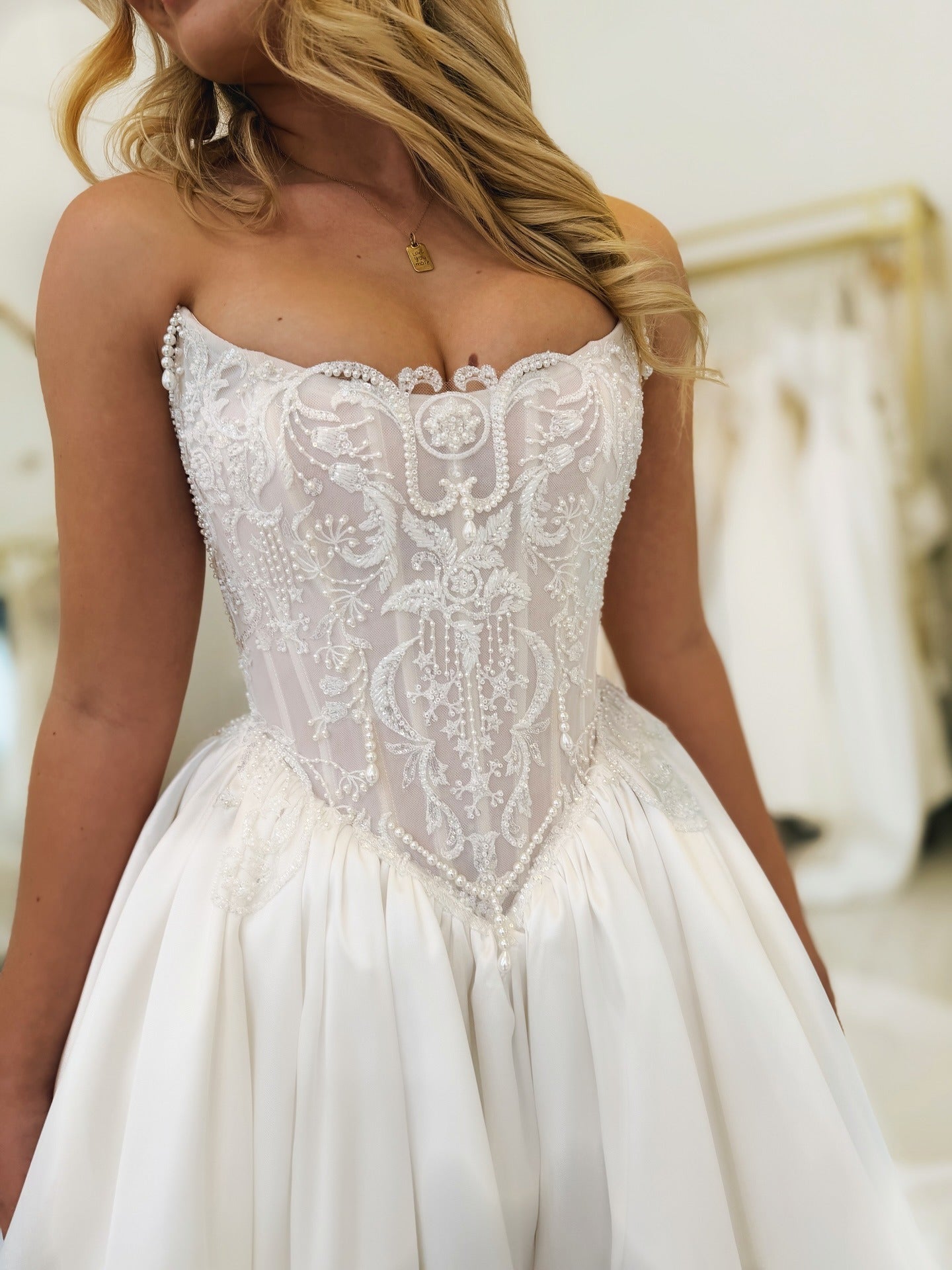 Strapless A Line Satin Wedding Dresses Sweetheart Corset Lace Bridal Wedding Gowns HE1102