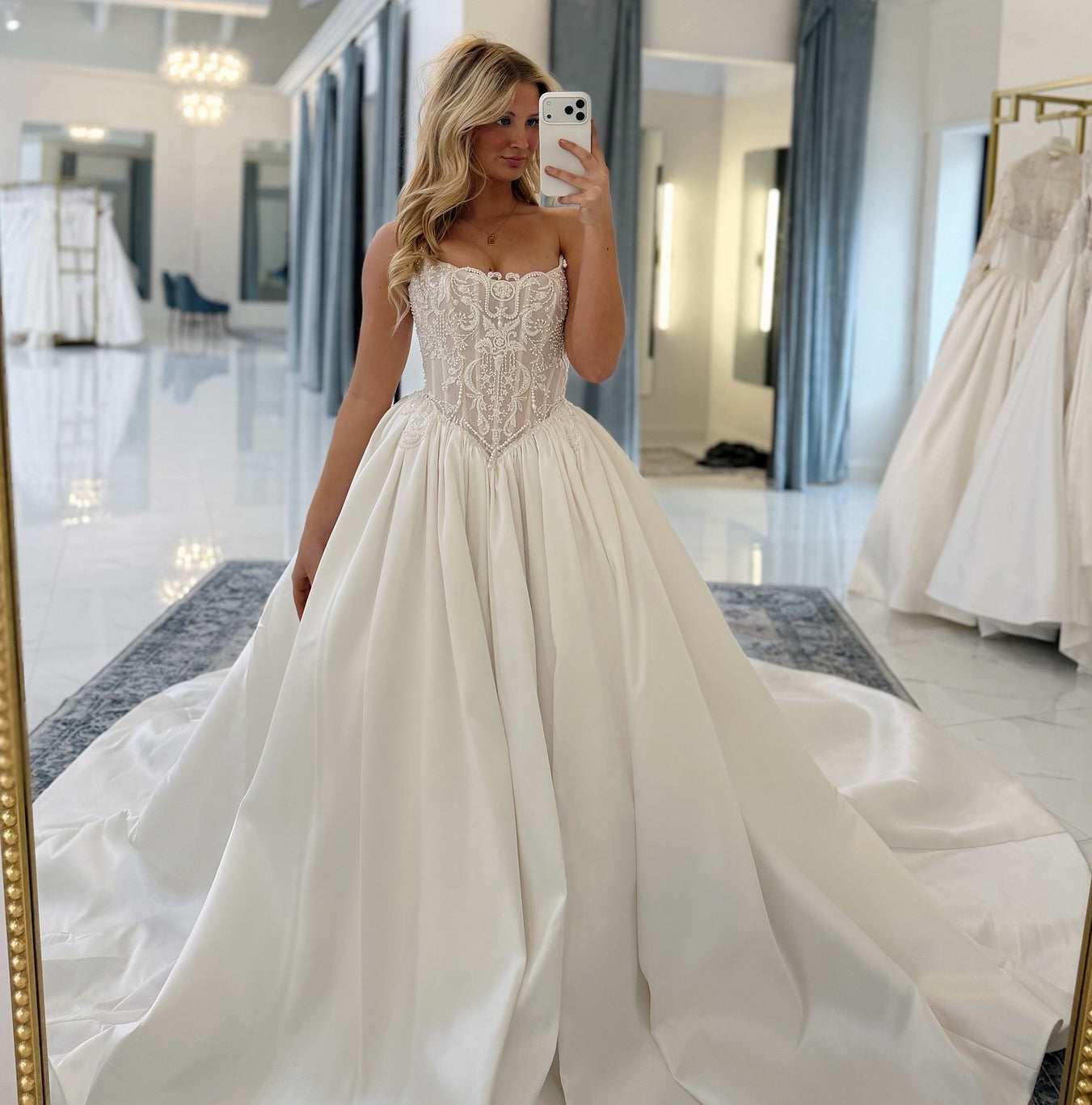 Strapless A Line Satin Wedding Dresses Sweetheart Corset Lace Bridal Wedding Gowns HE1102