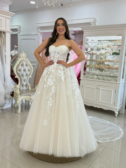 Sweetheart A Line Boho Wedding Dresses Tulle Appliqued Wedding Gowns for Bride HE1111