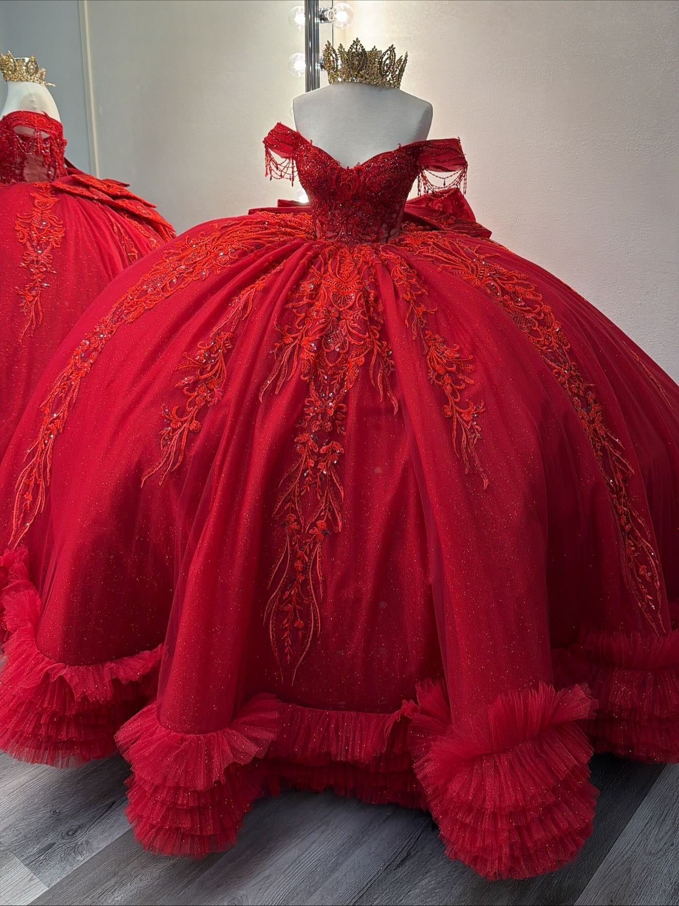 Princess Ball Gown Red Quinceanera Dresses Off Shoulder Sweet 16 Birthday Party Dresses HE1075