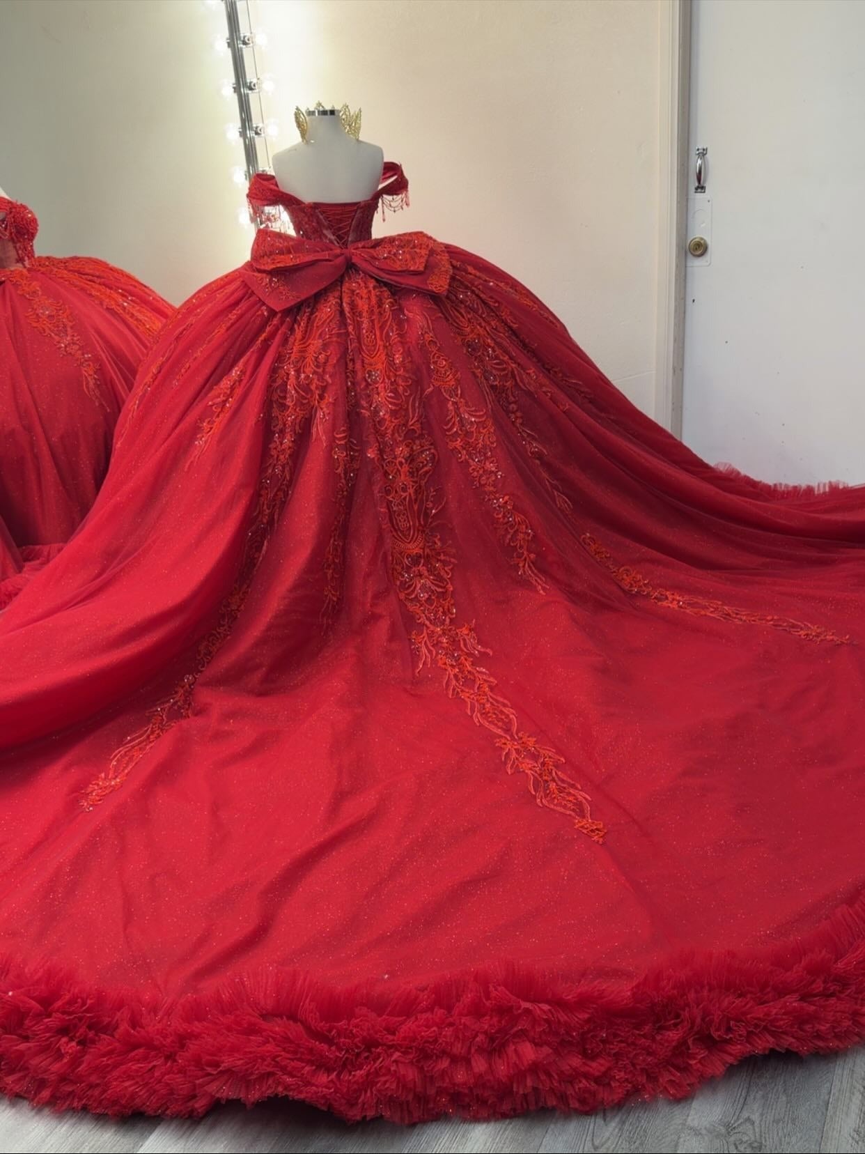 Princess Ball Gown Red Quinceanera Dresses Off Shoulder Sweet 16 Birthday Party Dresses HE1075