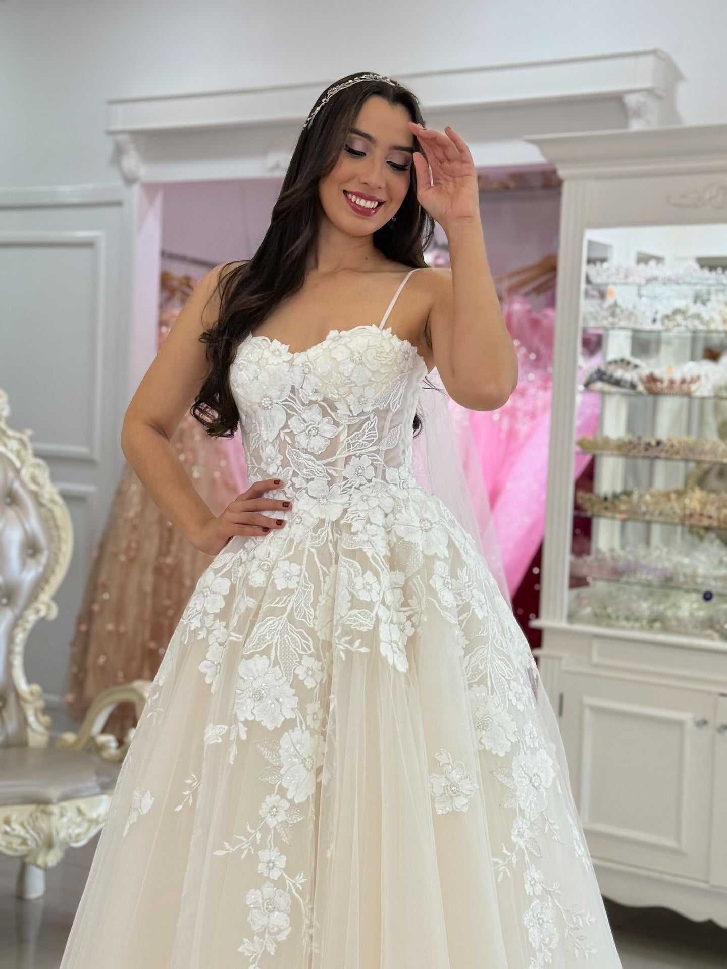 Sweetheart A Line Boho Wedding Dresses Tulle Appliqued Wedding Gowns for Bride HE1111