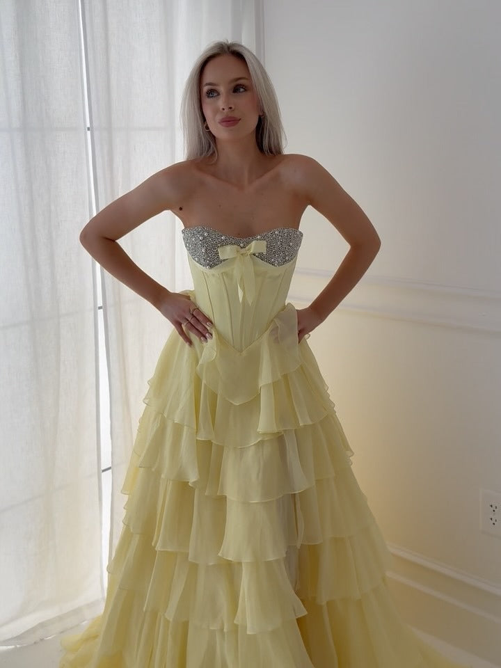 Sweetheart Corset Crystal Beaded Prom Dresses A Line Chiffon Ruffled Evening Gowns HE1101