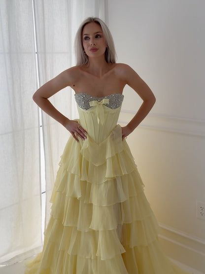 Sweetheart Corset Crystal Beaded Prom Dresses A Line Chiffon Ruffled Evening Gowns HE1101