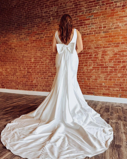 Mermaid V Neck Satin Wedding Dresses Boho Backless Wedding Gowns with Bowknot HE1116