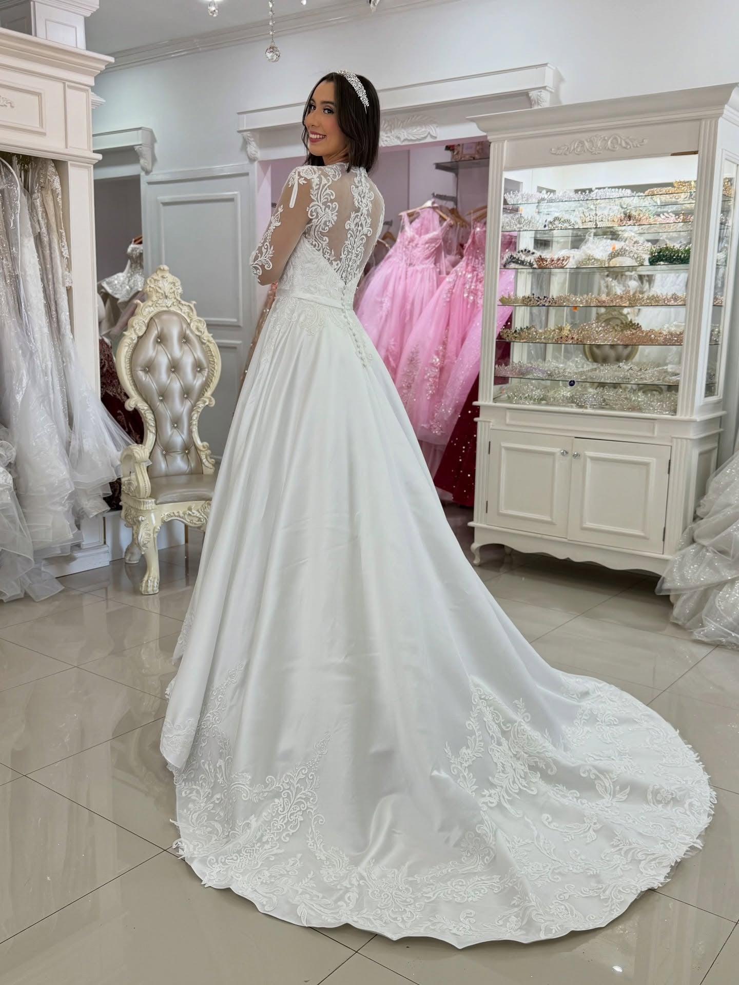 Long Sleeves A Line Satin Wedding Dresses V Neck Appliqued Wedding Gowns for Bride HE1103