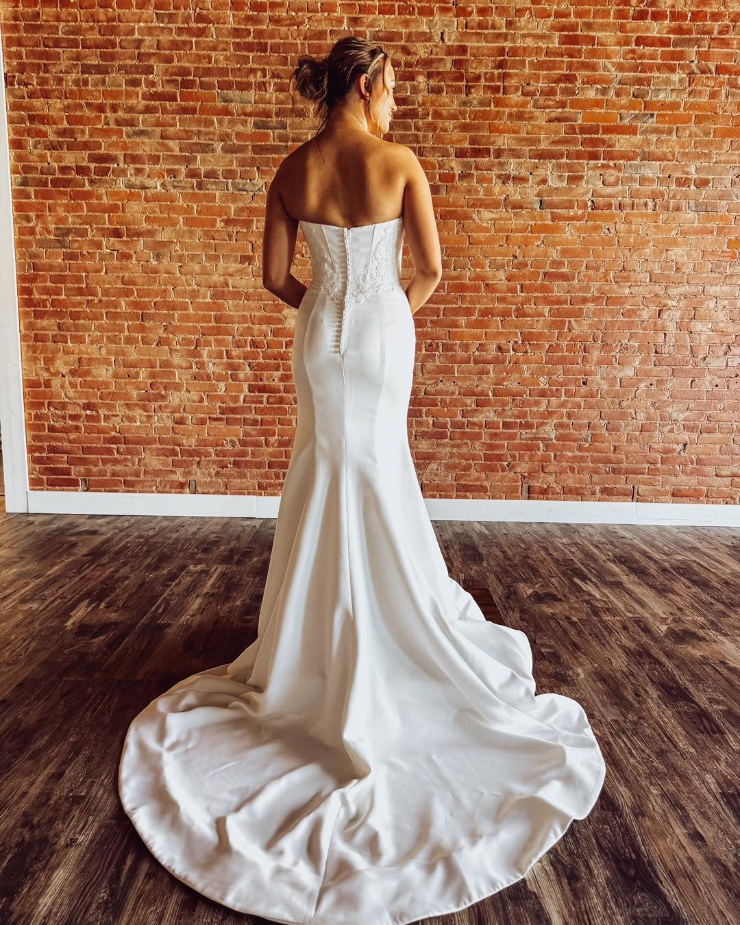 Mermaid Satin Sweetheart Corset Wedding Dresses Lace Appliqued Bridal Wedding Gowns HE1115