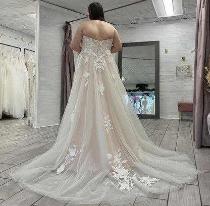 Plus Size Tulle Lace Appliqued Boho Wedding Dresses for Bride A Line Wedding Gowns HE1447