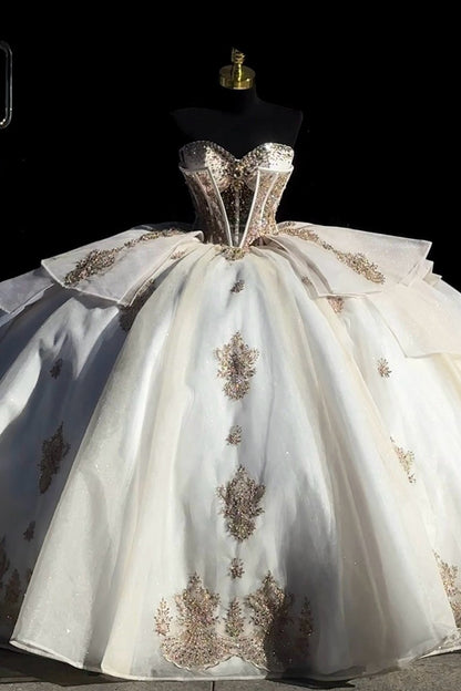 HE057 - Hermoso vestido de quinceañera color champán con apliques de tul y encaje con cuentas y escote en forma de corazón para fiesta de cumpleaños.