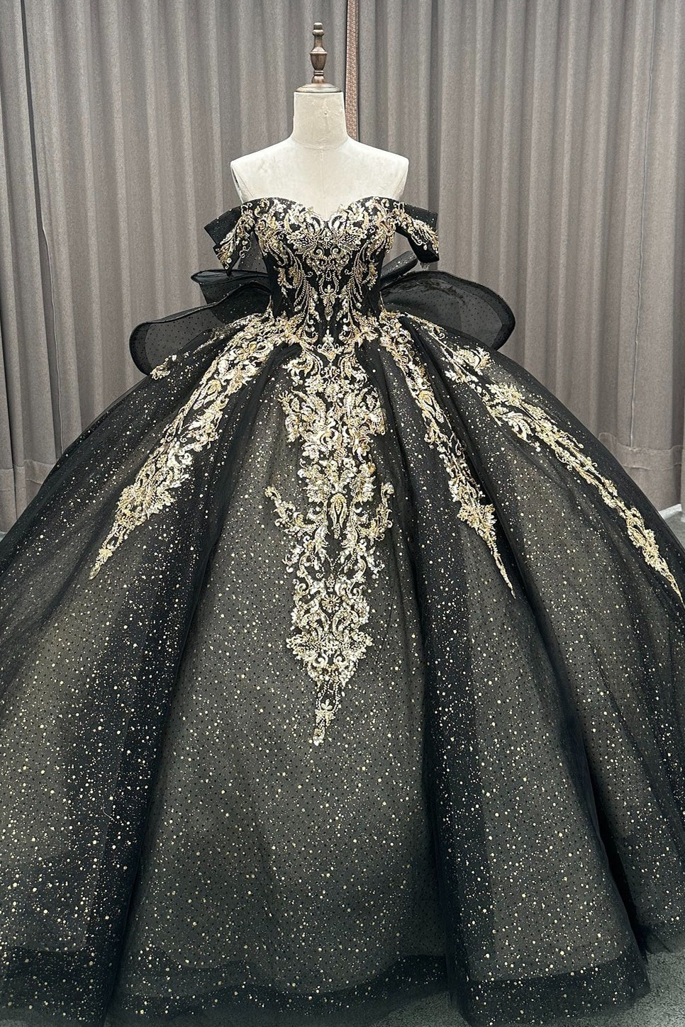 HE284-Princess Black Quinceanera Dresses with Bow Ball Gown Glittery Tulle Lace Beaded Prom Party Dresses for Sweet 16