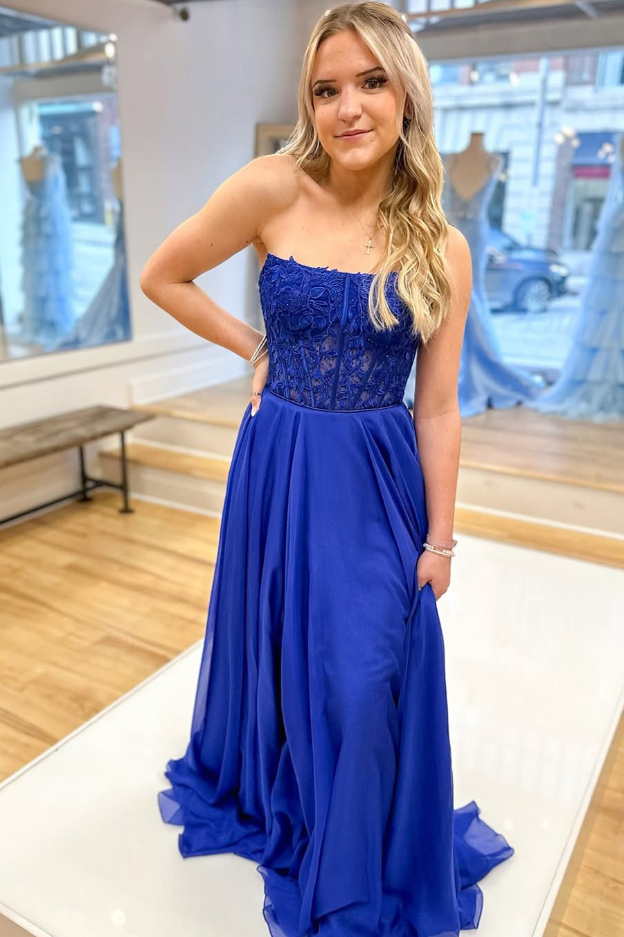 HE241-Chiffon A Line Prom Dresses Lace Appliques Evening Gowns Royal Plus Size Formal Party Dresses for Women