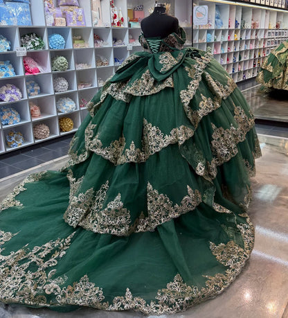 Tulle Lace Appliqued Beaded Green Sweet 16 Ruffled Quinceanera Dresses HE1566