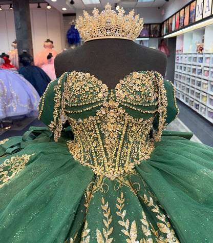 Tulle Lace Appliqued Beaded Green Sweet 16 Ruffled Quinceanera Dresses HE1566