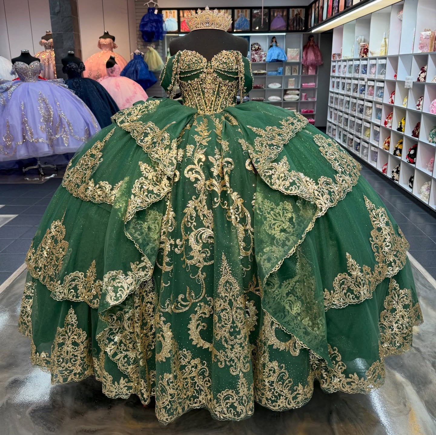 Tulle Lace Appliqued Beaded Green Sweet 16 Ruffled Quinceanera Dresses HE1566
