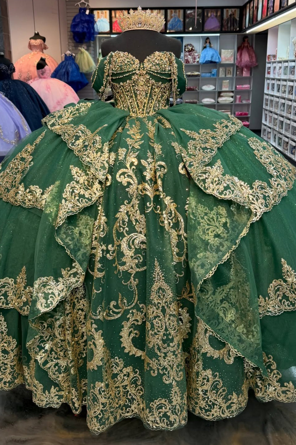 Tulle Lace Appliqued Beaded Green Sweet 16 Ruffled Quinceanera Dresses HE1566
