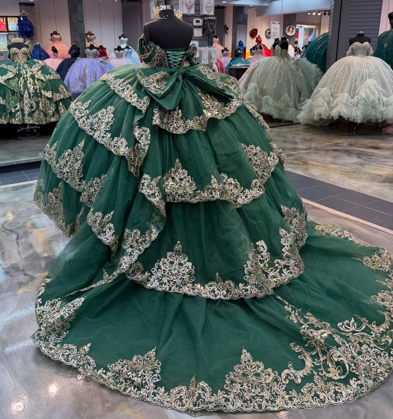 Tulle Lace Appliqued Beaded Green Sweet 16 Ruffled Quinceanera Dresses HE1566