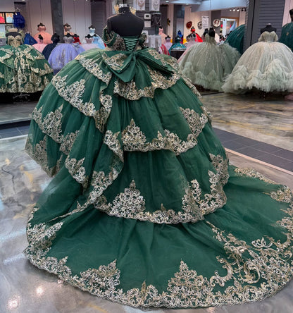 Tulle Lace Appliqued Beaded Green Sweet 16 Ruffled Quinceanera Dresses HE1566